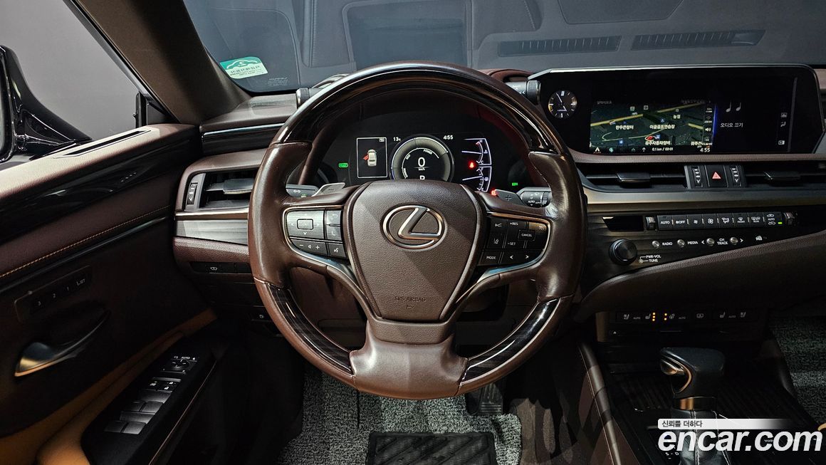 Lexus ES 2019