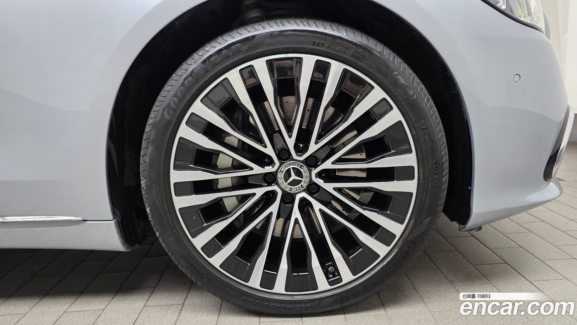 Mercedes-Benz S-Class 2021