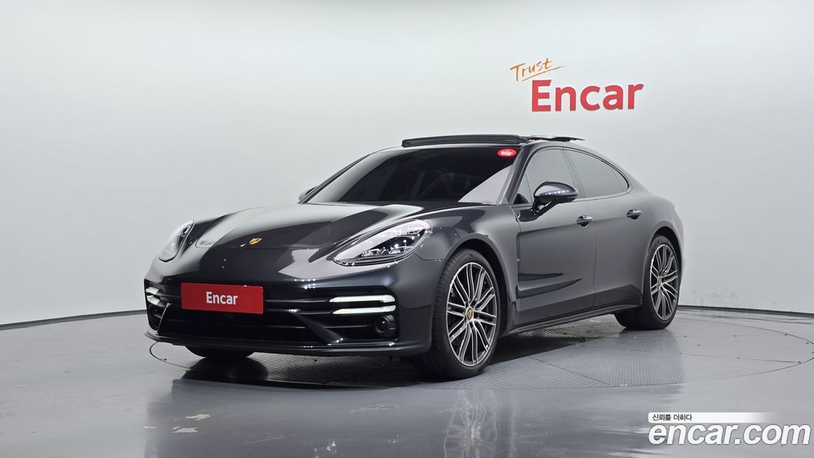 Porsche Panamera 2021