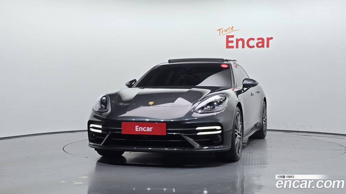 Porsche Panamera 2021