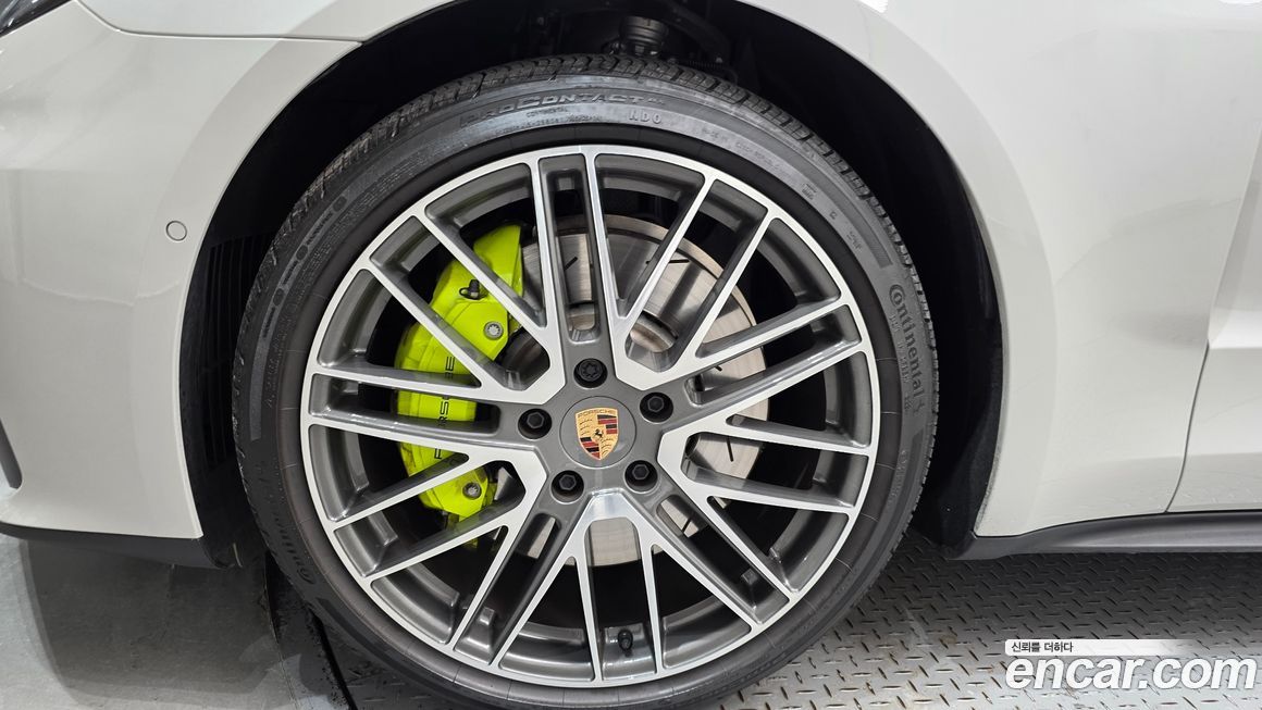 Porsche Panamera 2025