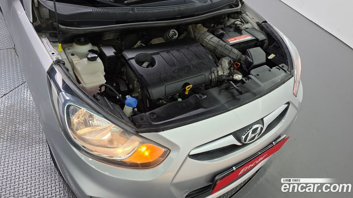 Hyundai Accent 2012