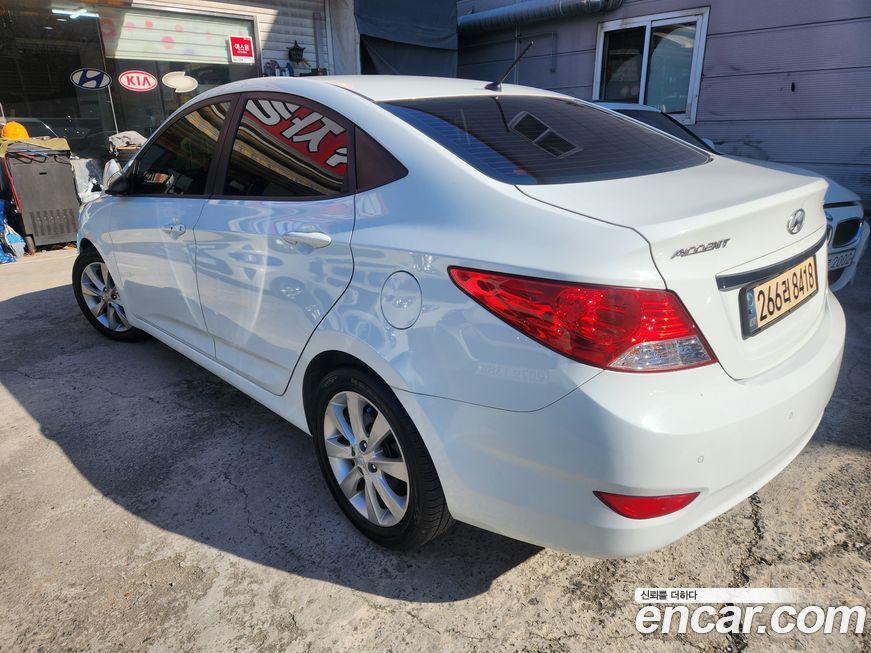 Hyundai Accent 2012