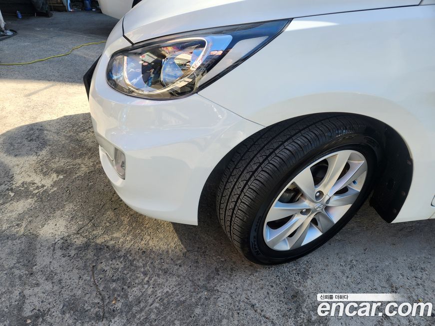 Hyundai Accent 2012