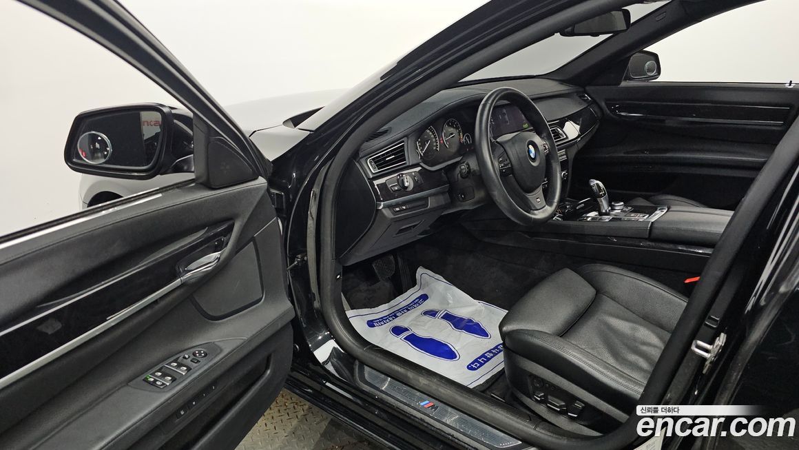 BMW 7-Series 2011