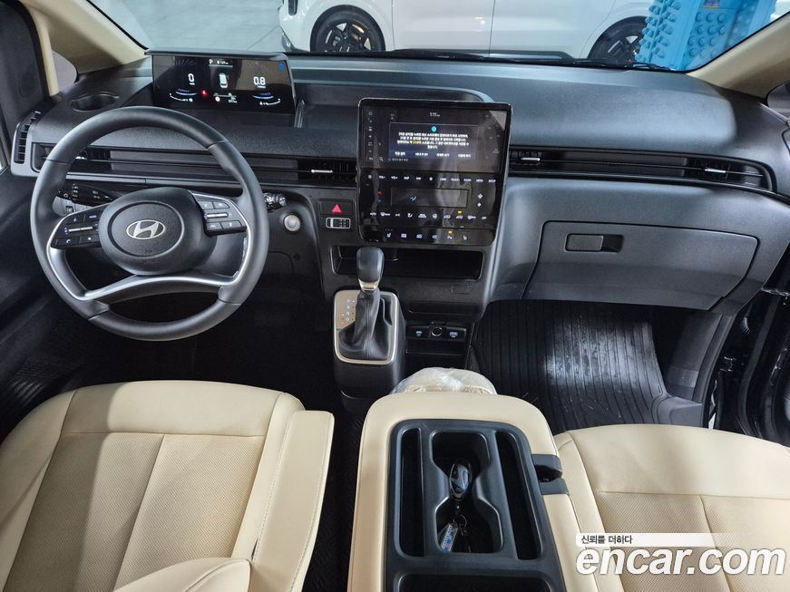 Hyundai Staria 2025