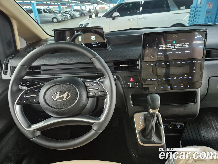 Hyundai Staria 2025