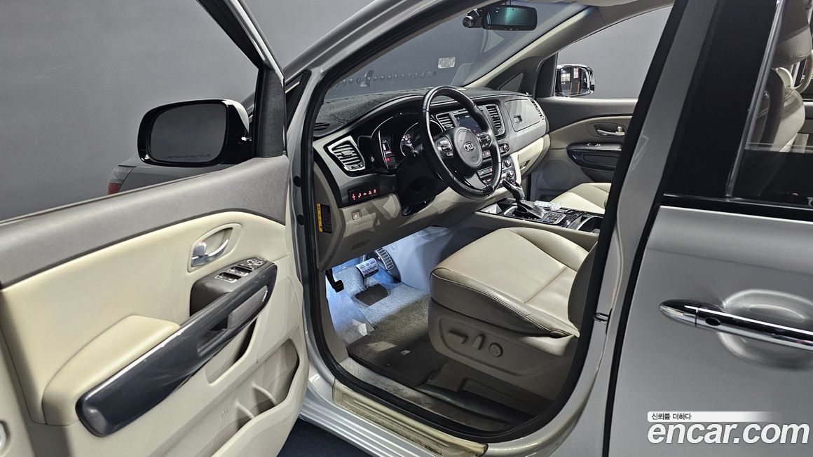 Kia Canival 2015