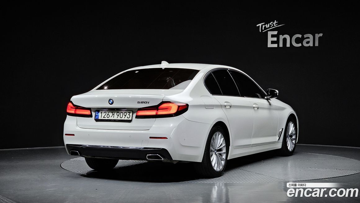 BMW 5-Series 2021