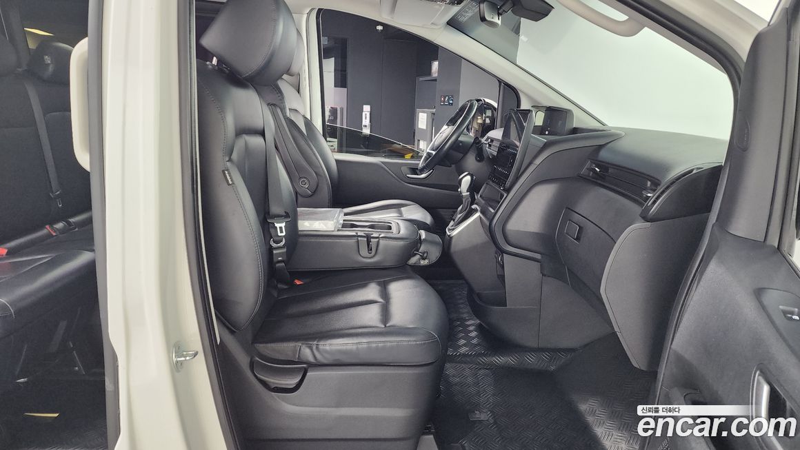 Hyundai Staria 2022