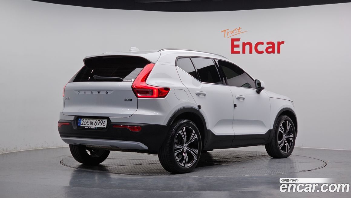 Volvo XC40 2021
