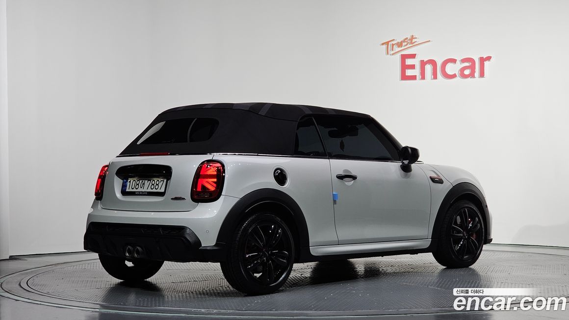 Mini Cooper Convertible 2023