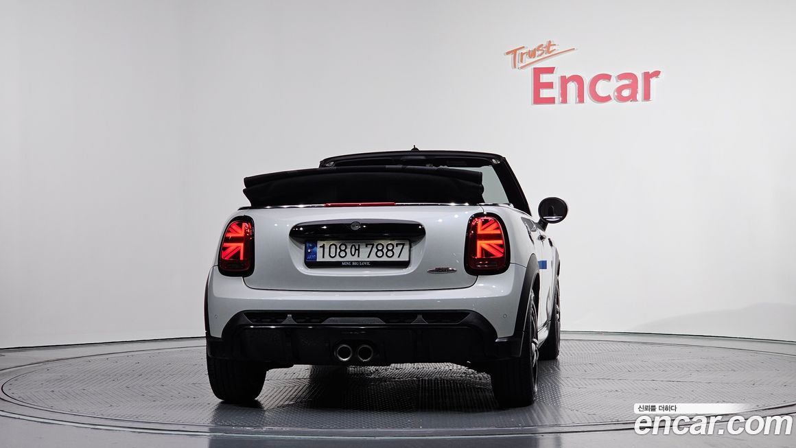 Mini Cooper Convertible 2023