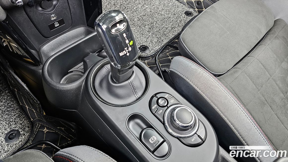 Mini Cooper Convertible 2023