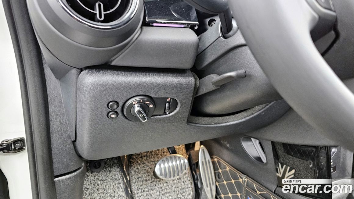 Mini Cooper Convertible 2023