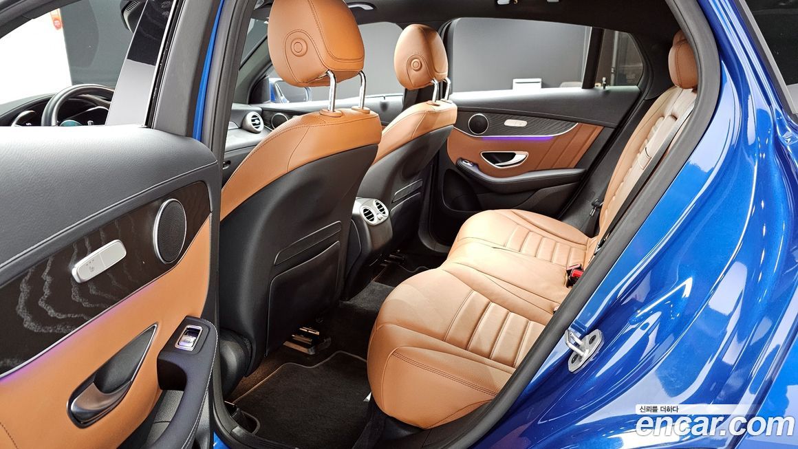 Mercedes-Benz GLC-Class 2023