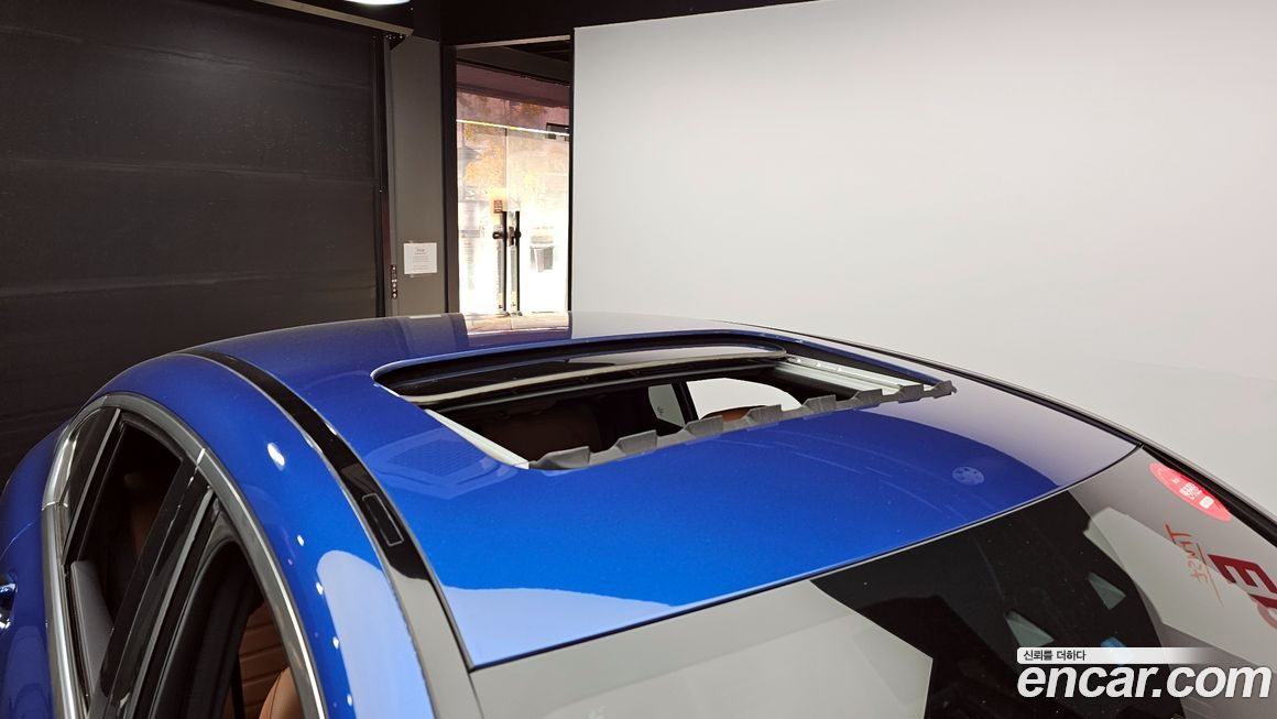 Mercedes-Benz GLC-Class 2023