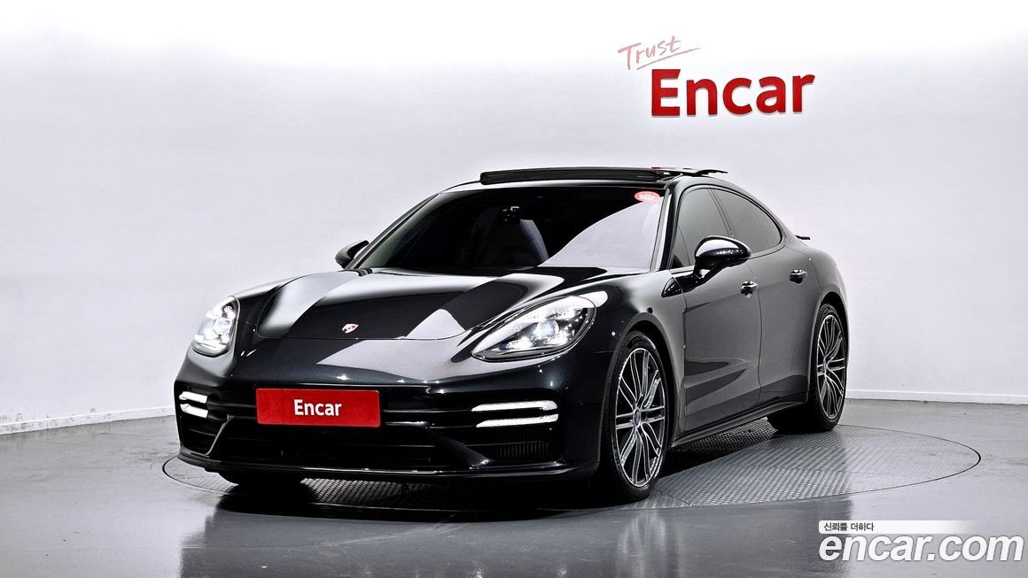 Porsche Panamera 2021