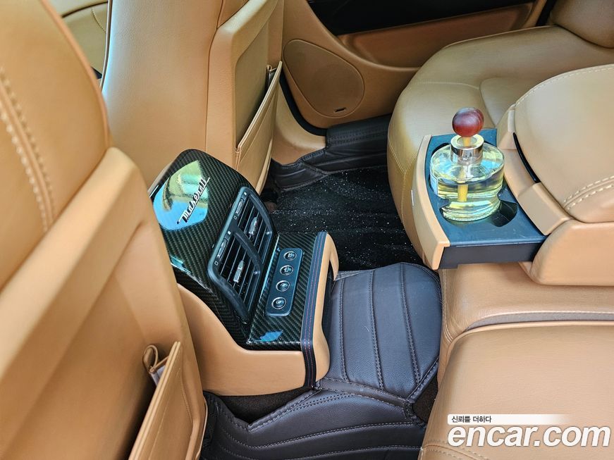 Maserati Quattroporte 2013