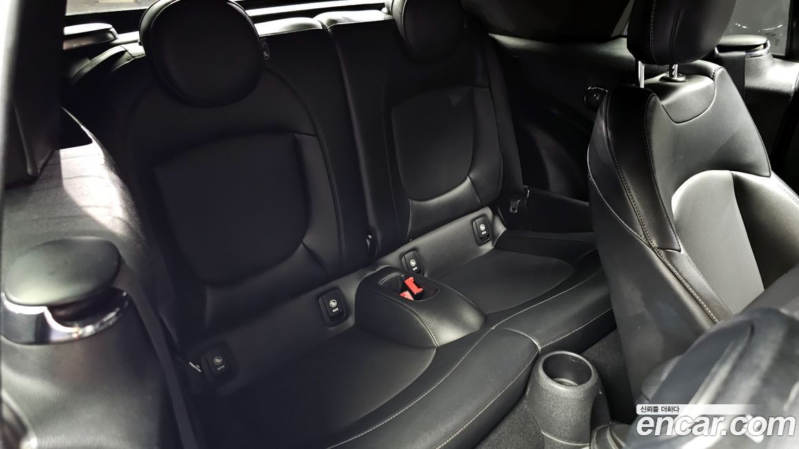 Mini Cooper Convertible 2019