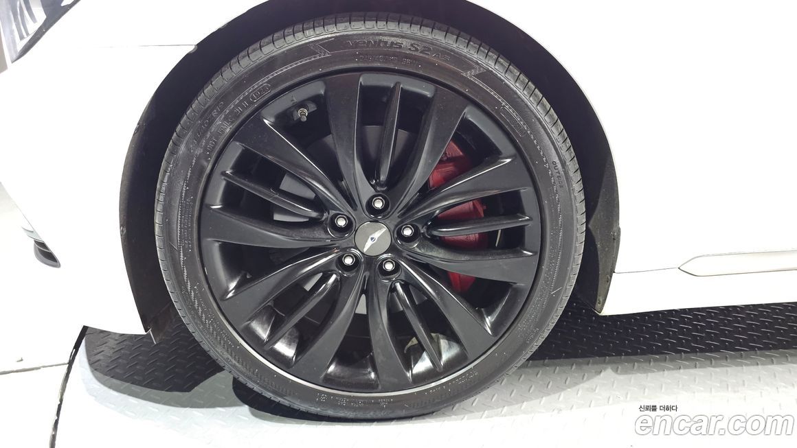 Hyundai Genesis 2016