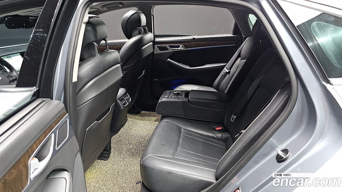 Hyundai Genesis 2016