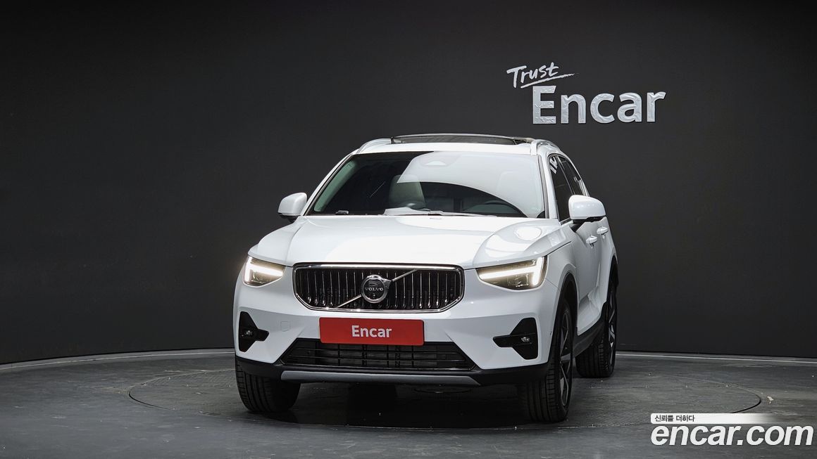 Volvo XC40 2024