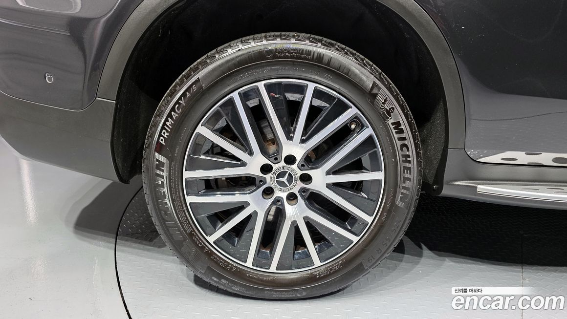 Mercedes-Benz GLC-Class 2021