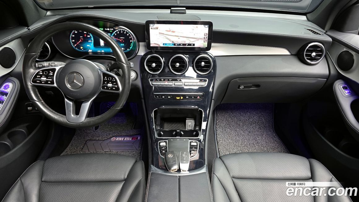 Mercedes-Benz GLC-Class 2021