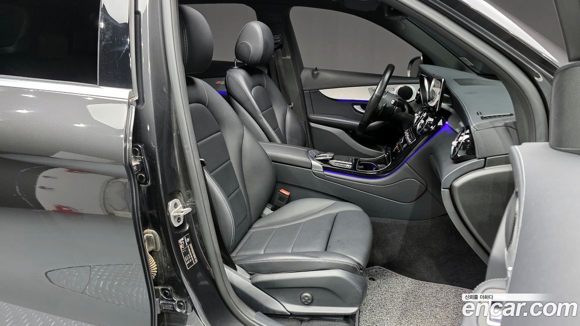 Mercedes-Benz GLC-Class 2021