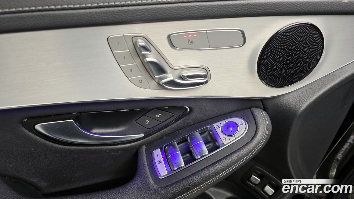 Mercedes-Benz GLC-Class 2021