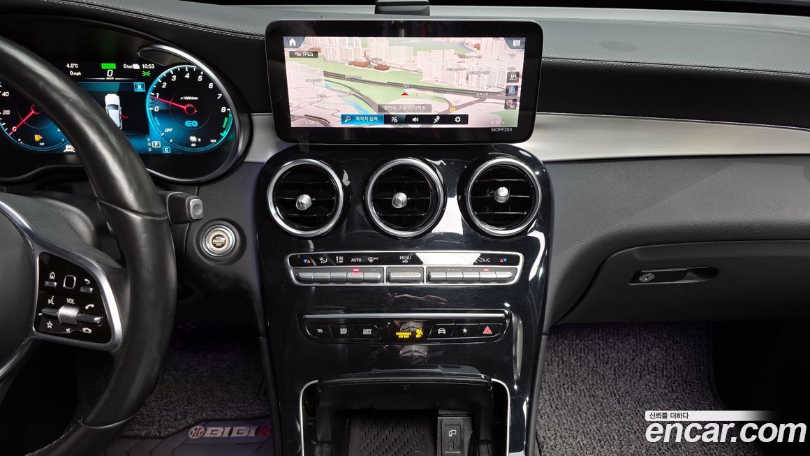 Mercedes-Benz GLC-Class 2021