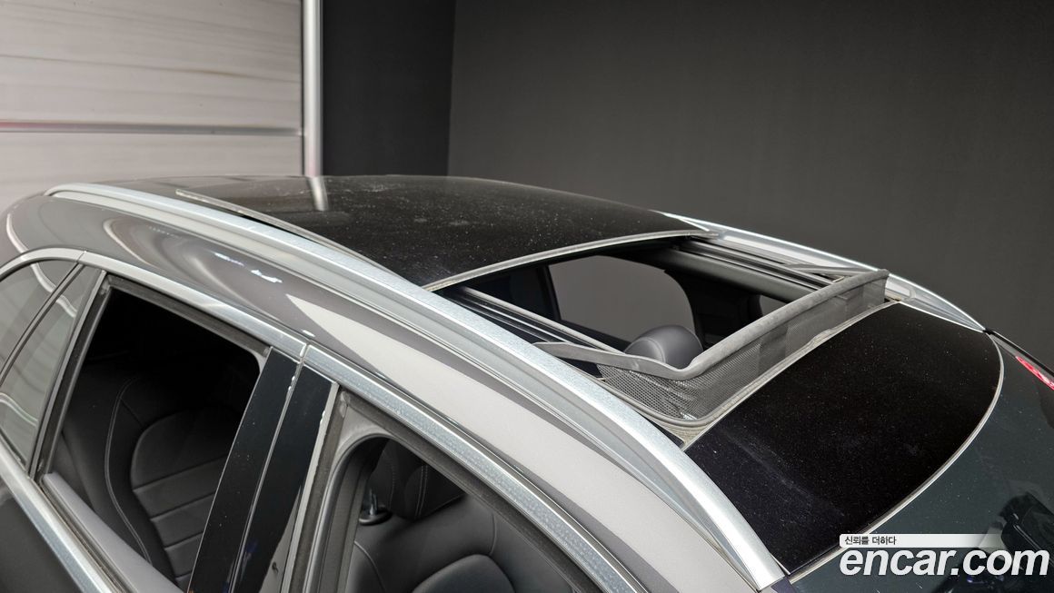 Mercedes-Benz GLC-Class 2021