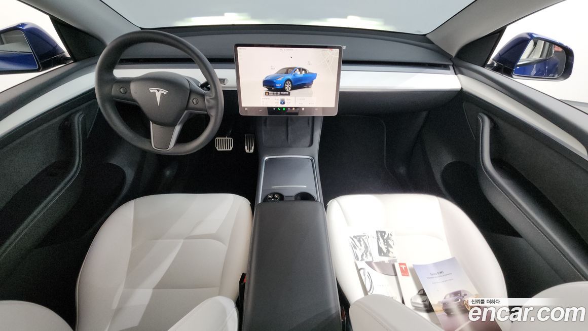 Tesla Model Y 2024