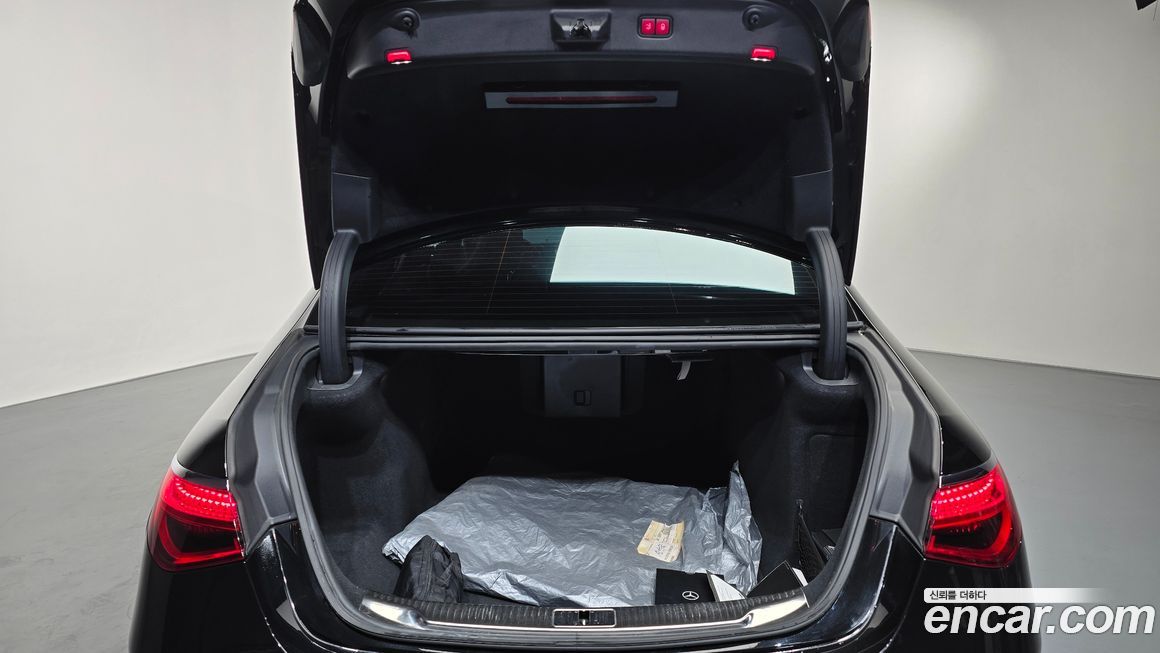 Mercedes-Benz S-Class 2022