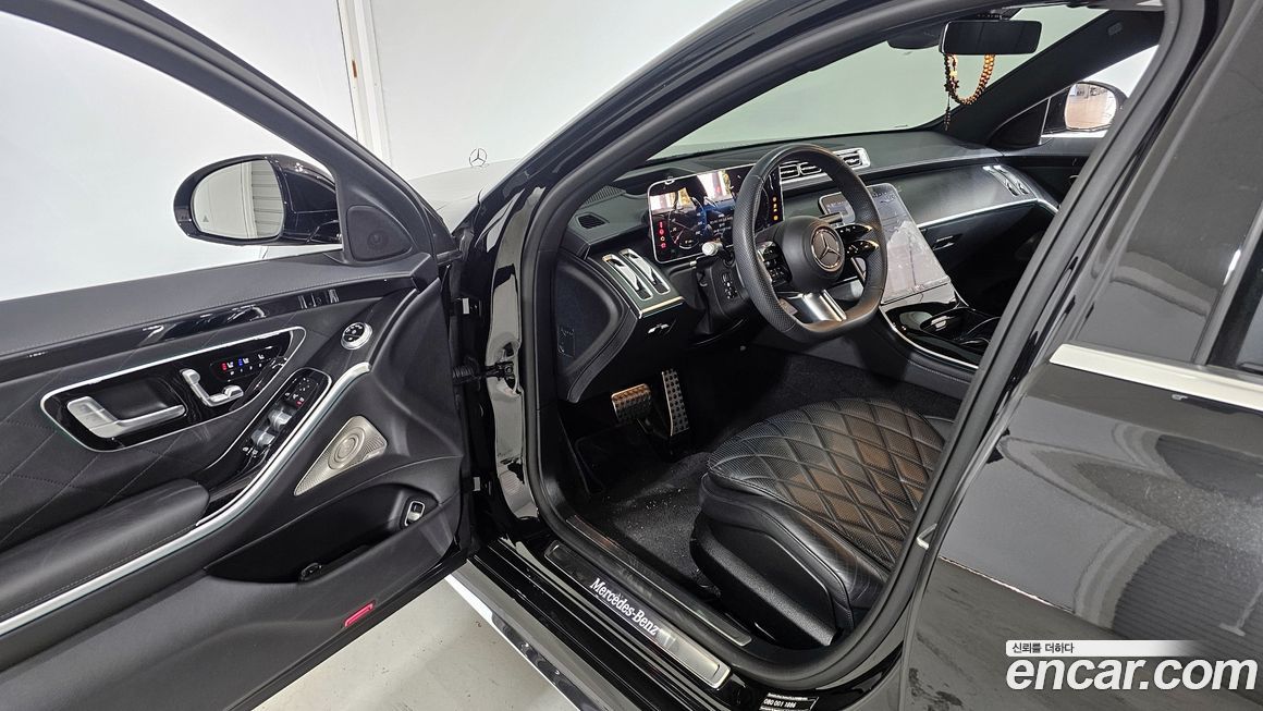 Mercedes-Benz S-Class 2024