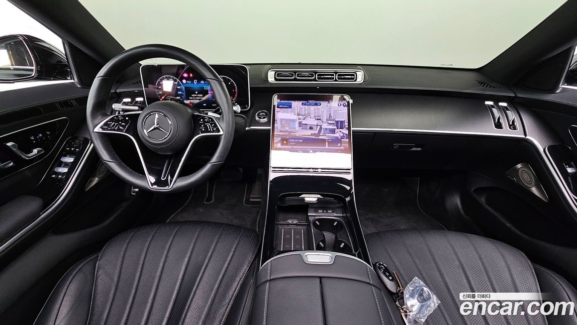 Mercedes-Benz S-Class 2025