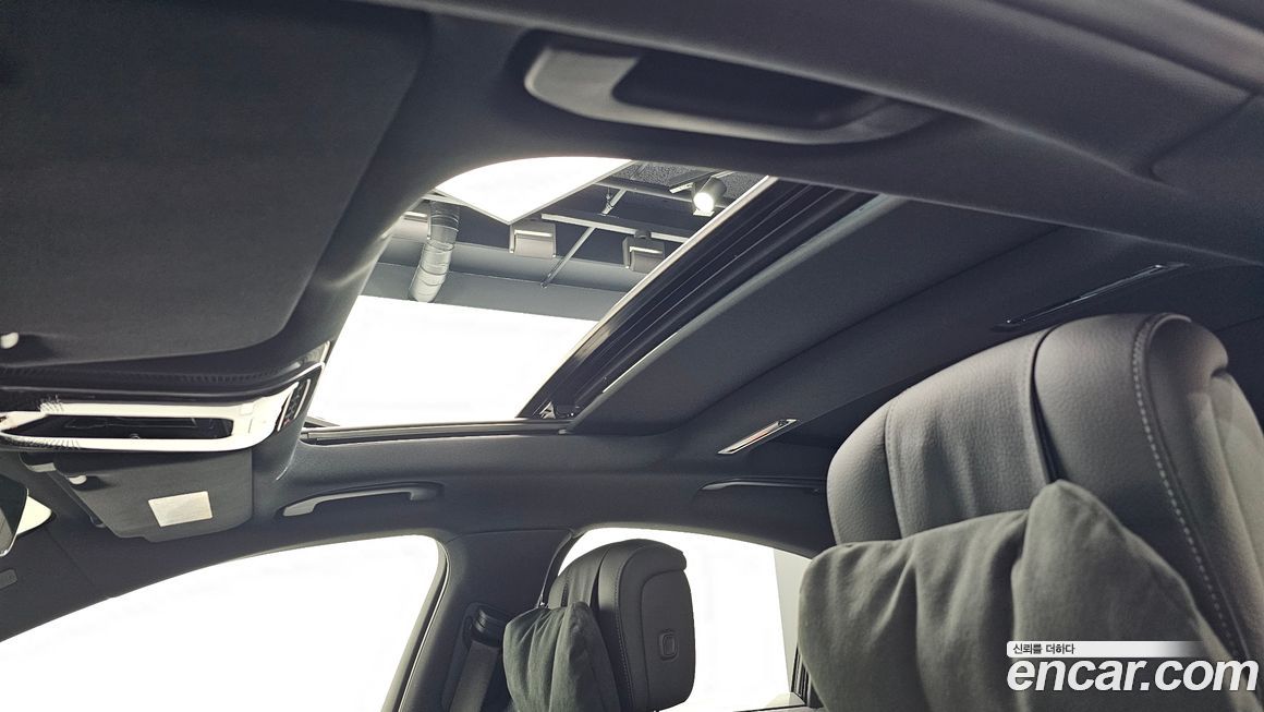 Mercedes-Benz S-Class 2025