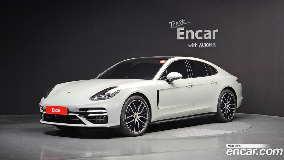 Porsche Panamera 2021