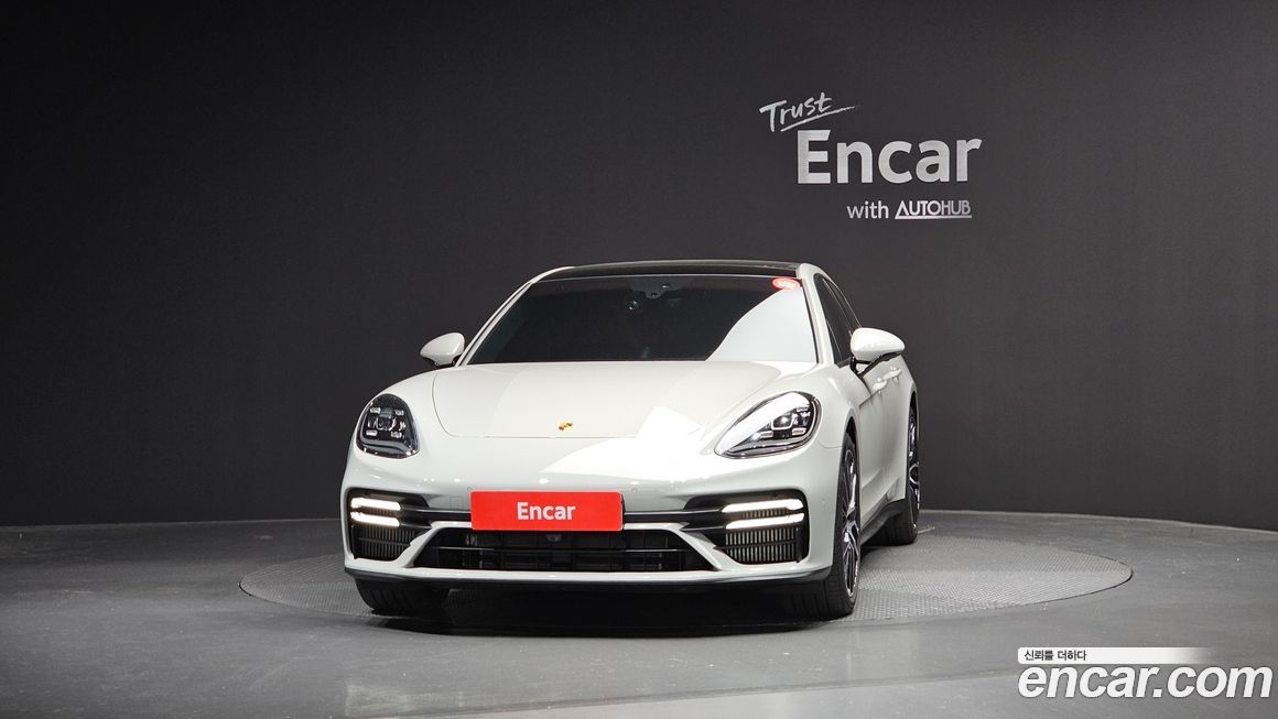 Porsche Panamera 2021