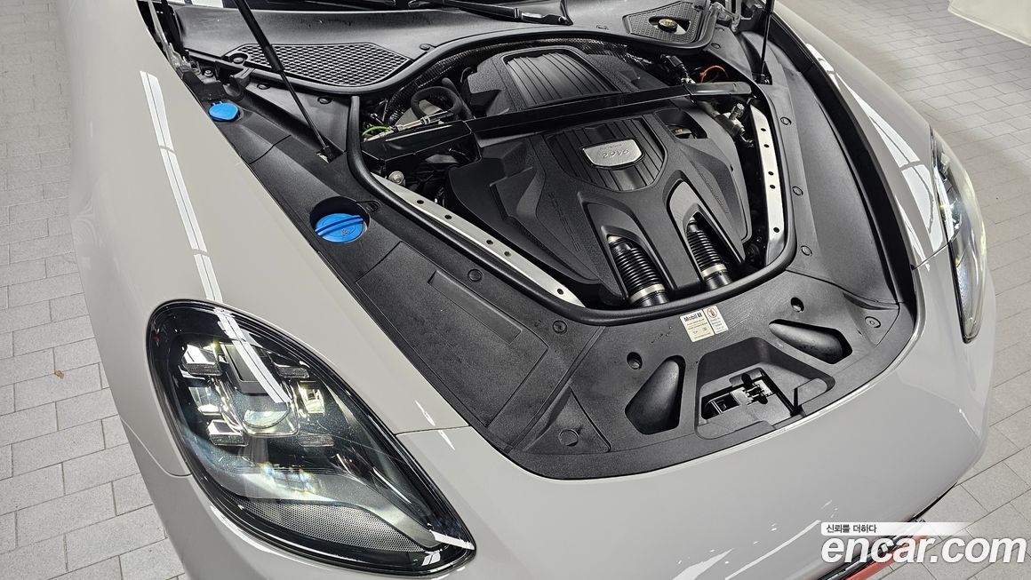 Porsche Panamera 2021