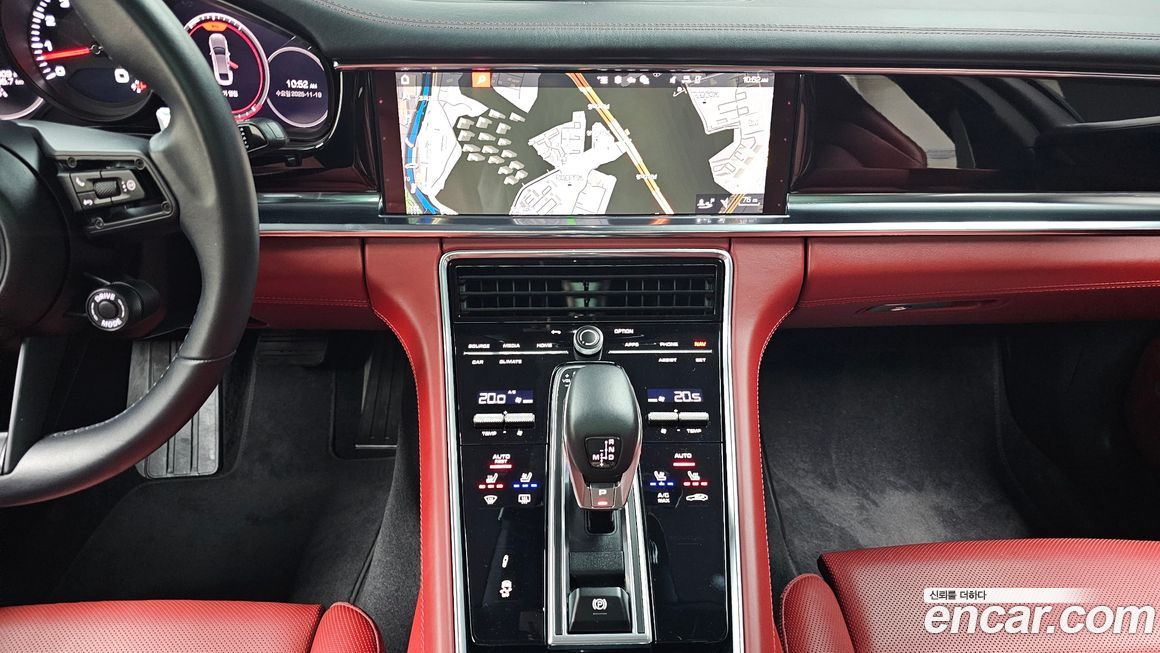 Porsche Panamera 2021