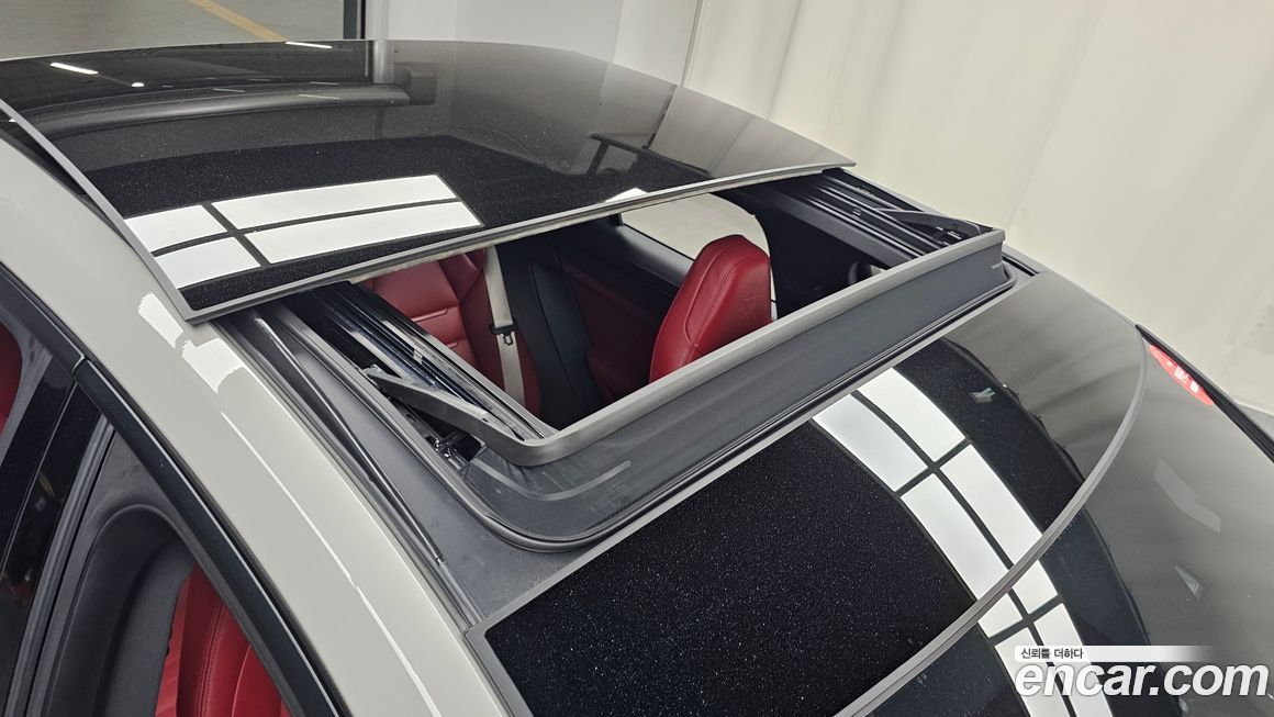 Porsche Panamera 2021