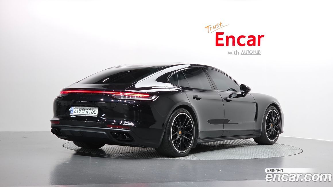 Porsche Panamera 2023
