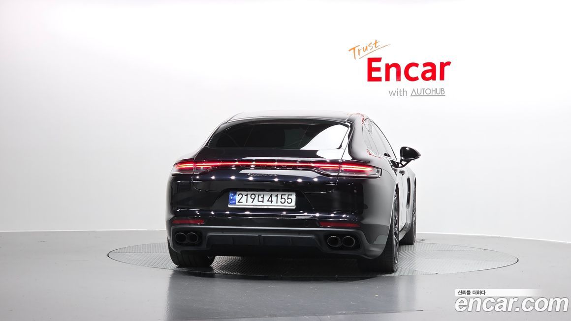 Porsche Panamera 2023
