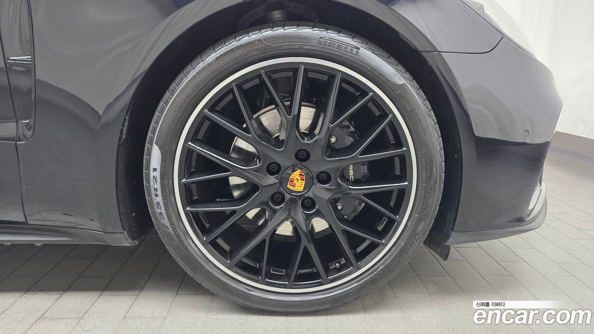 Porsche Panamera 2023