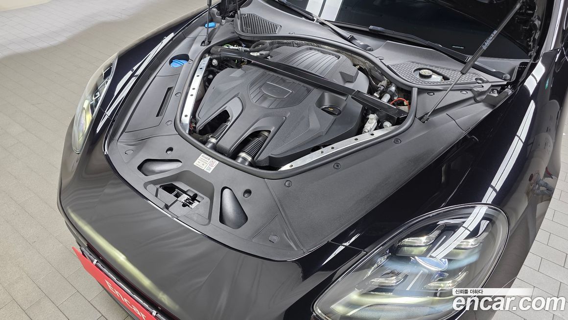 Porsche Panamera 2023