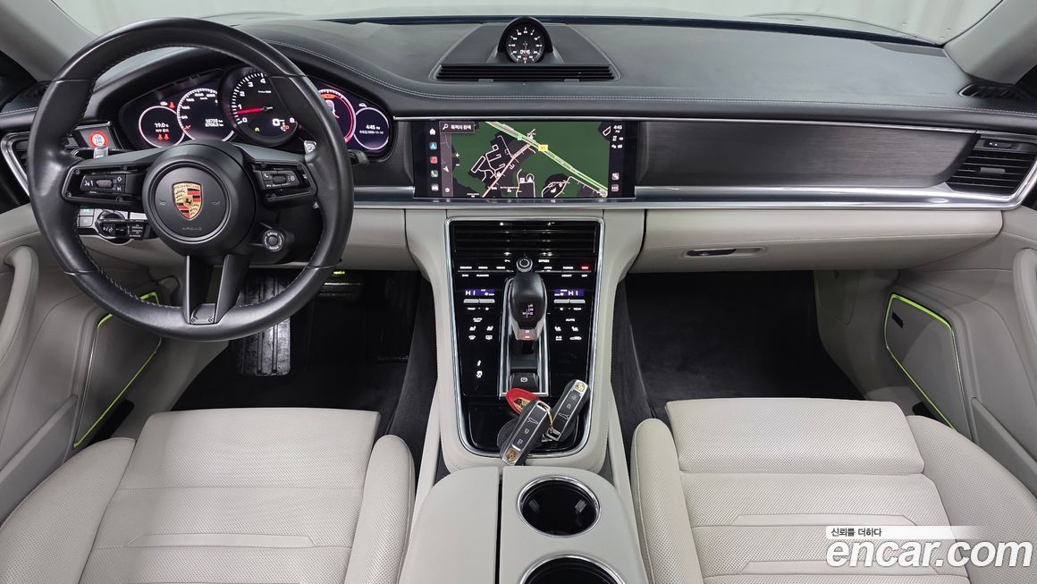 Porsche Panamera 2023