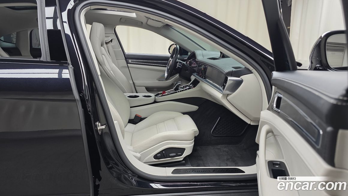 Porsche Panamera 2023