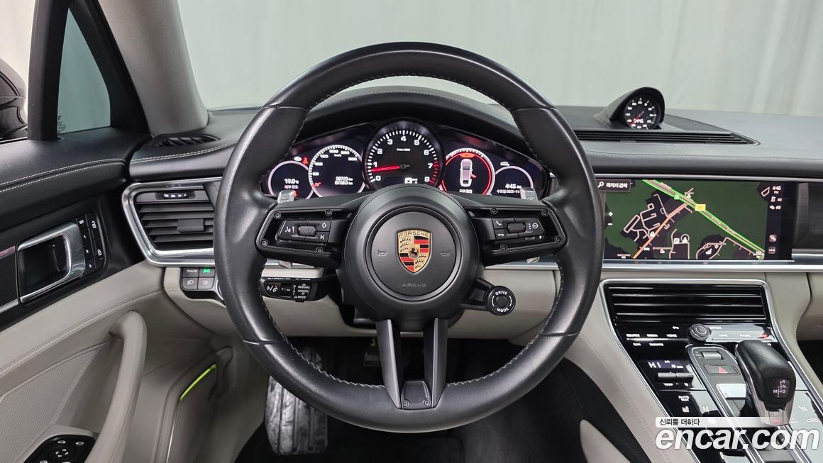 Porsche Panamera 2023